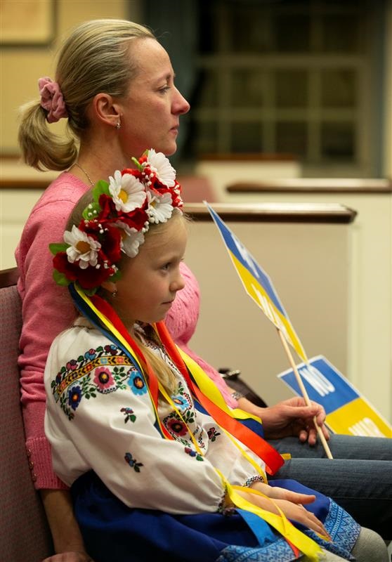 Commissioners & Ukrainian Community 2022.jpg