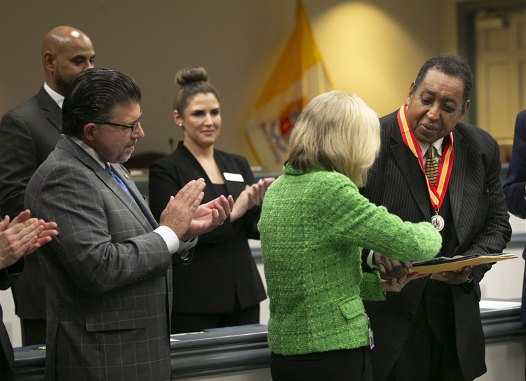 Veteran accepting medal