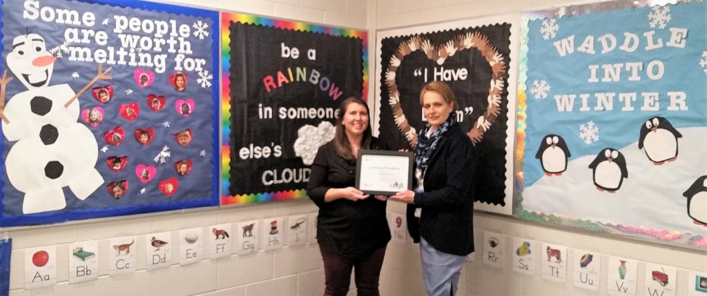 classroom photo of Jennifer Skomial and MCST Principal Lynne Jackson